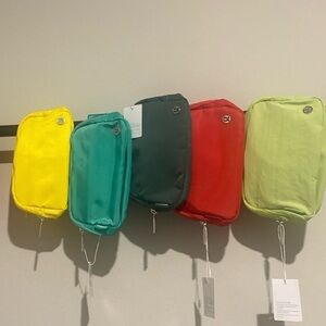 lululemon athletica Cell Phone Crossbody Bag - Green